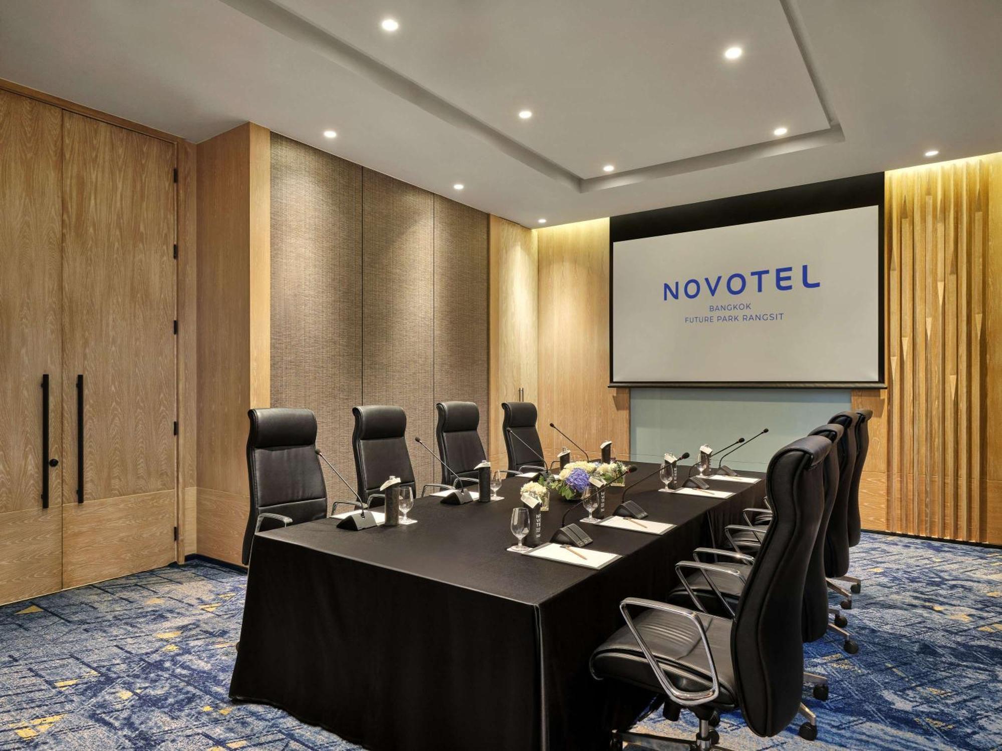 Novotel Bangkok Future Park Rangsit Pathum Thani Exterior photo