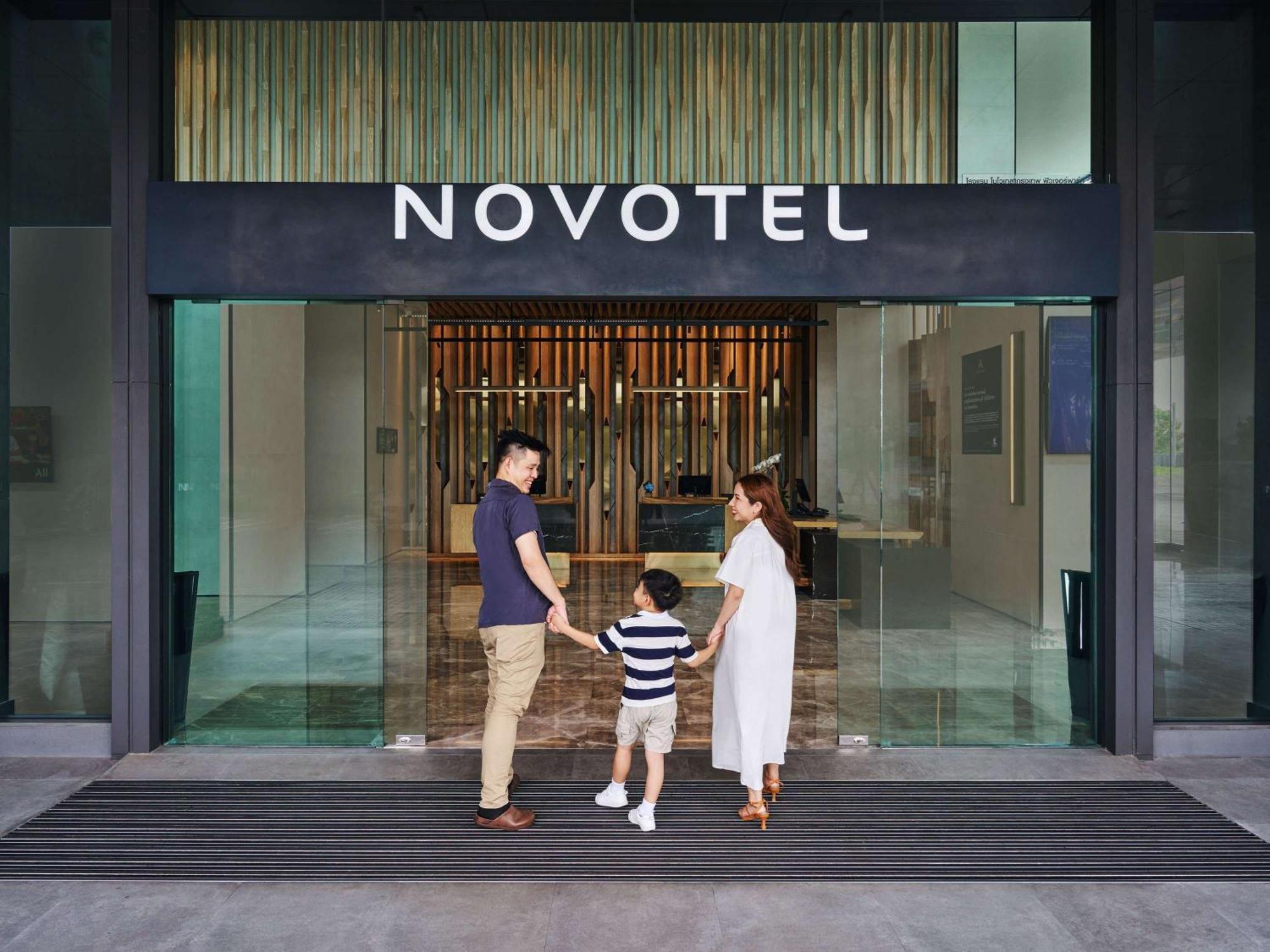 Novotel Bangkok Future Park Rangsit Pathum Thani Exterior photo